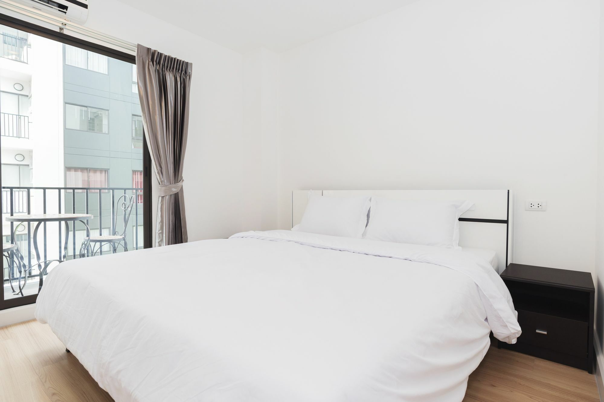 The Nest Sukhumvit 22 By Favstay Bangkok Bagian luar foto